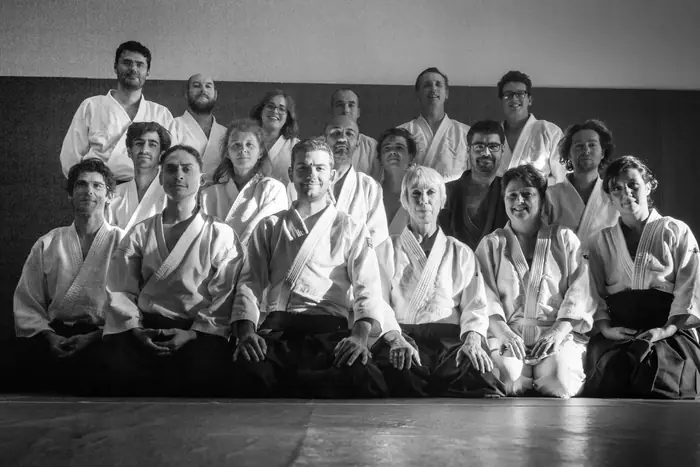 Photo de groupe du dojo à la fin d'un cours